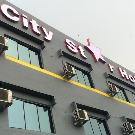 City Star Hotel Kulai Exterior photo
